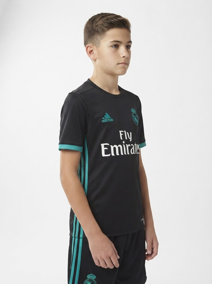 Kit Kids Retro Real Madrid Away Jersey 2017/18